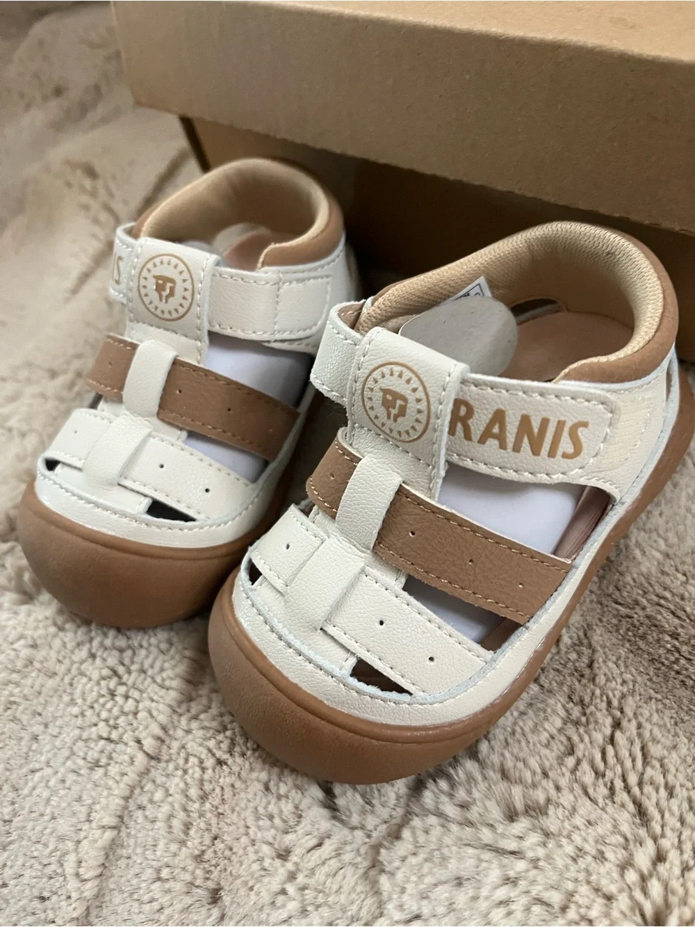 Taranis Baby Leather Closed Toe Sandals Walker Size 3